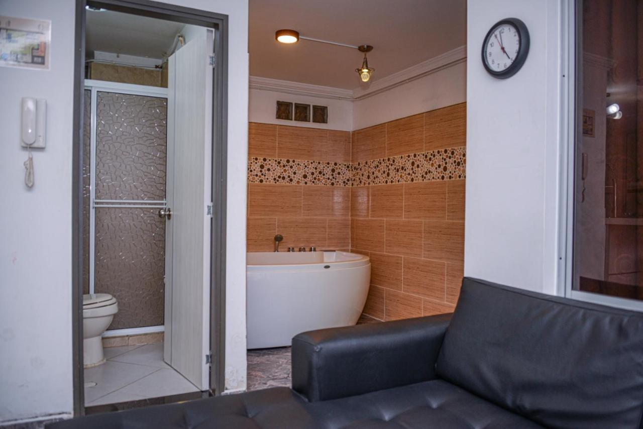 Apartment Carrera 301 Medellín Eksteriør bilde